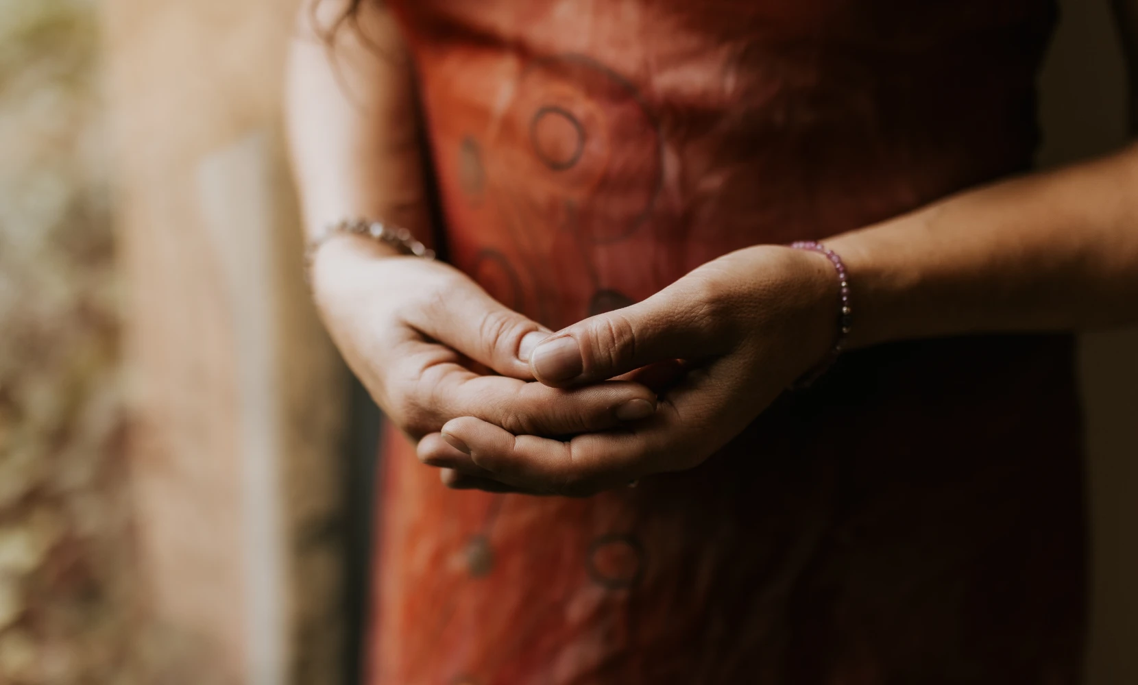 Milada Chlebinová v klidném prostoru pro masáže a terapii